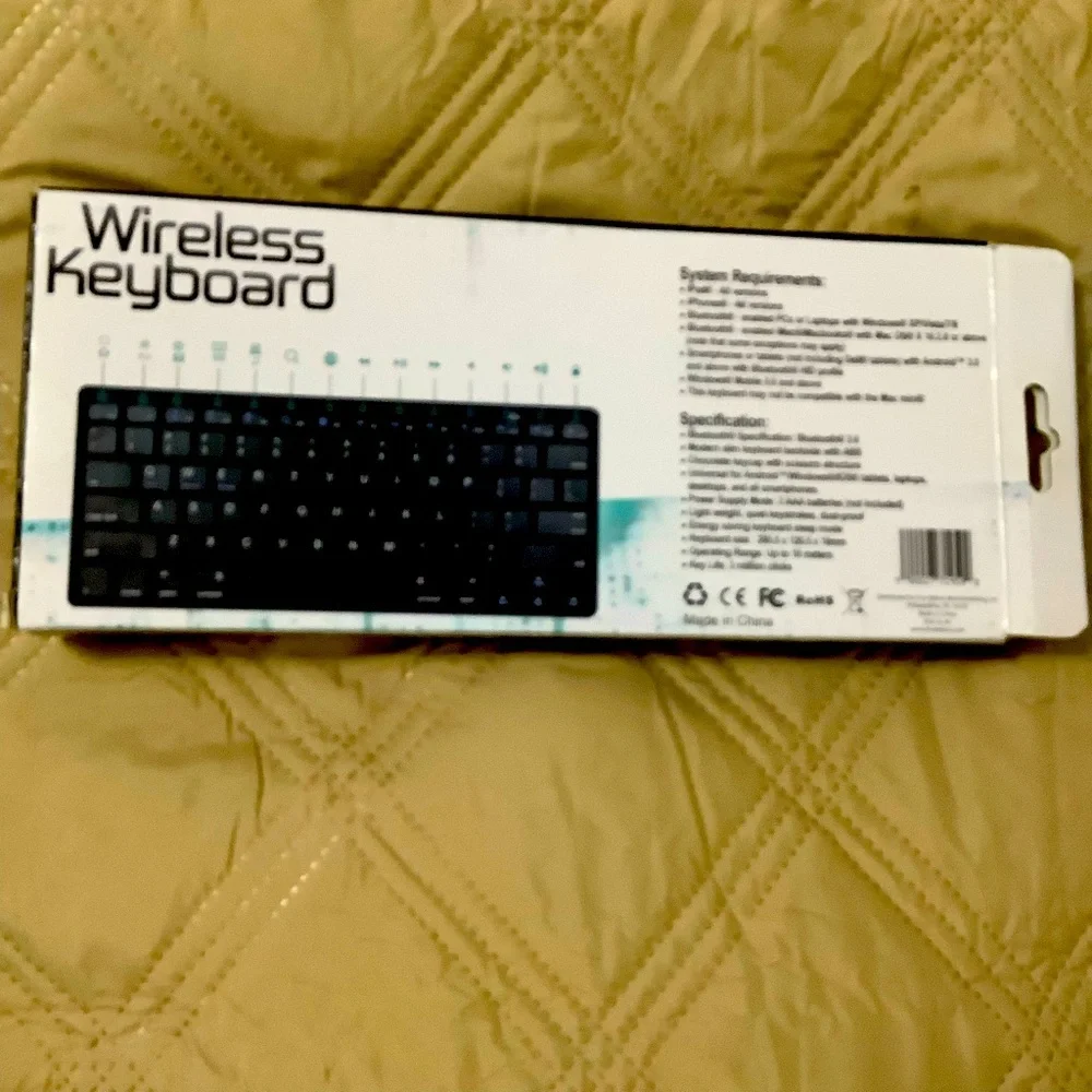 Bluetooth Wireless Keyboard Black. Open box. (B301)